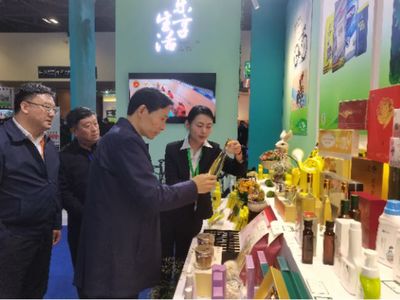 菏澤牡丹精品亮相北京，日用百貨展銷綻放新魅力